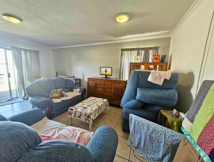 To Let 3 Bedroom Property for Rent in Jagtershof Western Cape